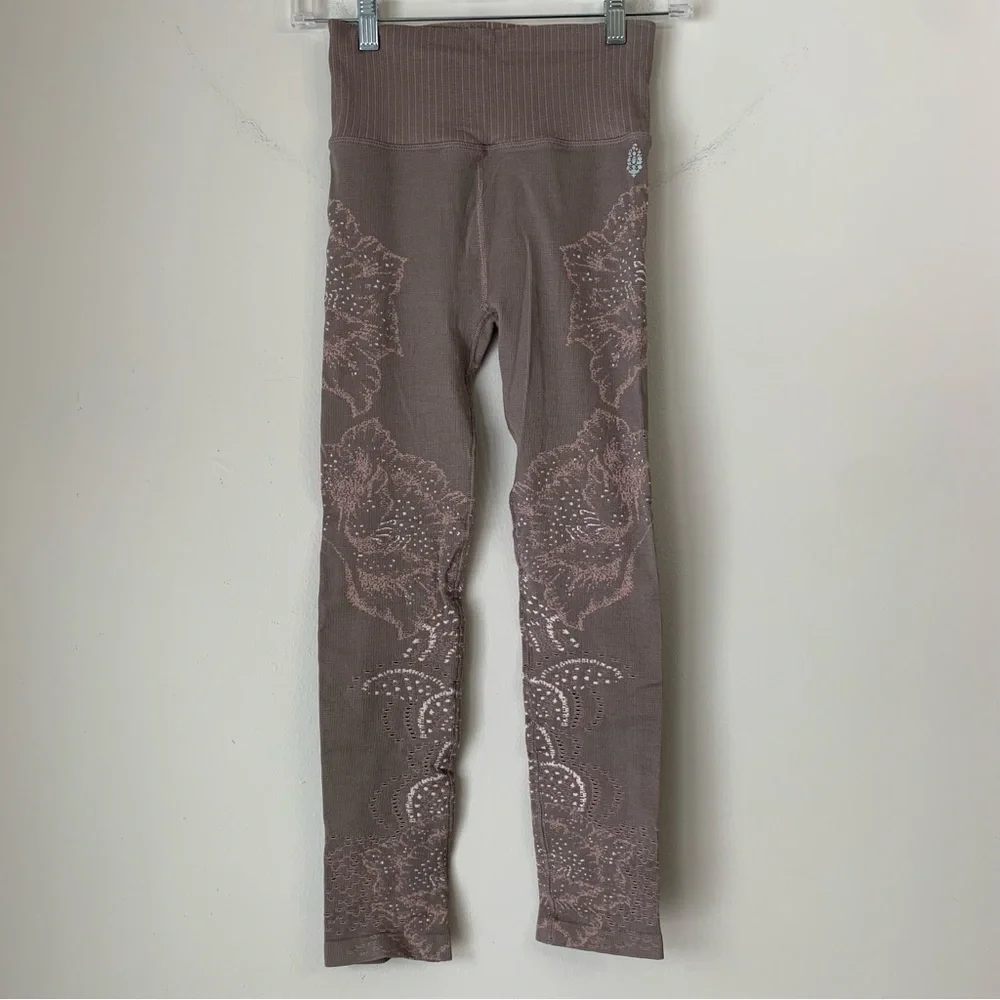 FREE People Movement High Rise 7/8 Bali Stencil Flower Leggings XS / S